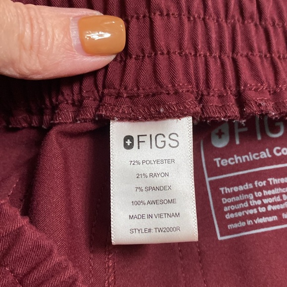FIGS Burgundy Scrub pants - Picture 8 of 11